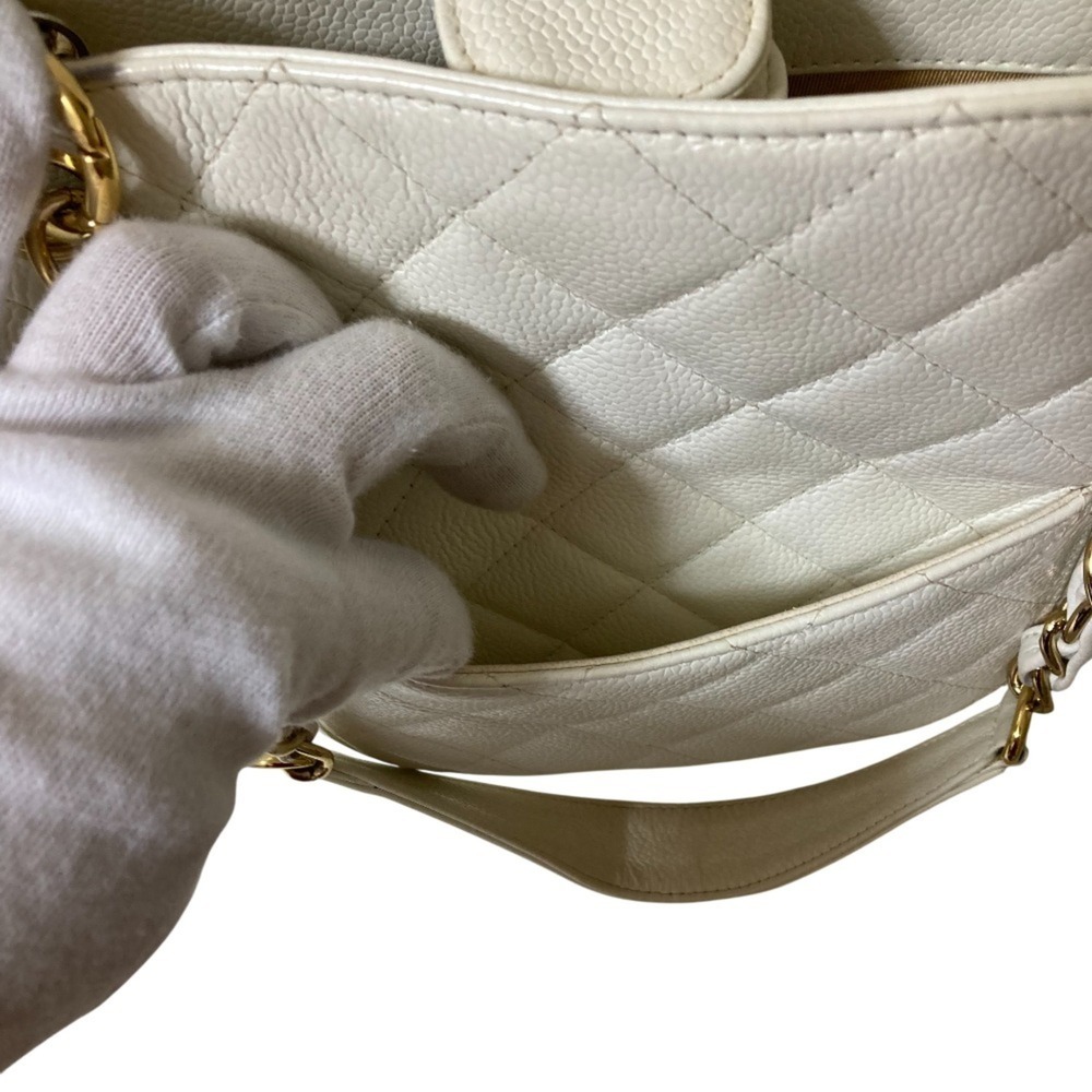 CHANEL White Caviar Leather Logo Shoulder Bag - Picture 4 of 16